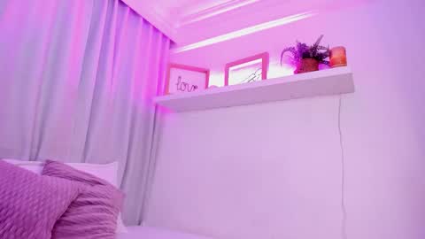 susyy online show from December 1, 9:28 pm