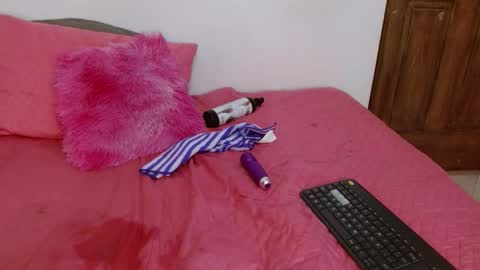 suzan_30 online show from October 24, 8:27 pm