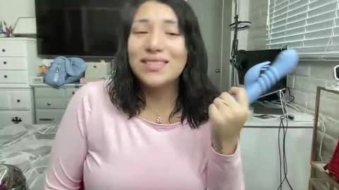 Suzy online show from December 14, 7:30 pm