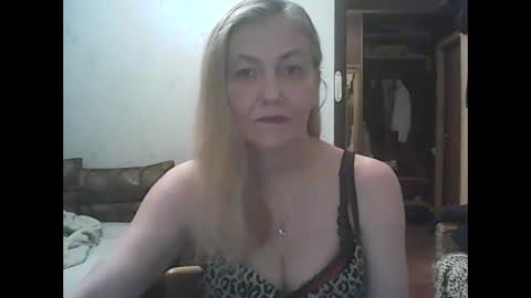 sweet4blonde609 online show from January 29, 4:19 pm