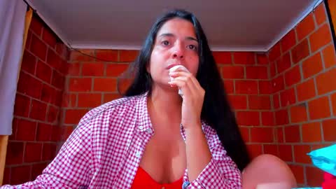 sweet and hot alaia online show from October 13, 7:00 am