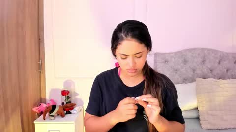 Asheley online show from December 5, 4:01 am