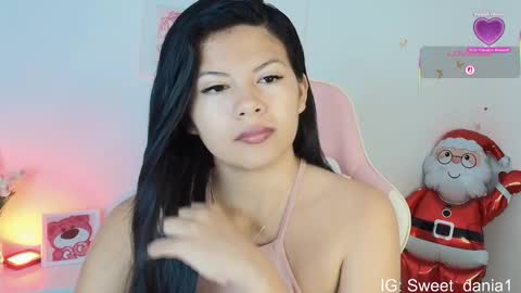 sweet_dania_ online show from January 11, 11:15 am