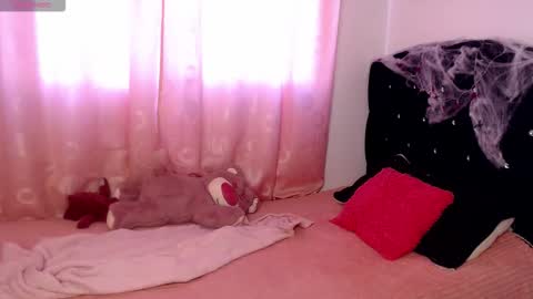 Hannah online show from October 24, 11:39 am