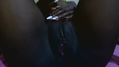 Queen Winnie online show from November 15, 10:27 am