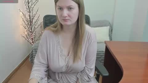 Mila online show from December 13, 11:32 pm