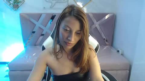 sweet_moon_v_ online show from October 8, 3:11 am