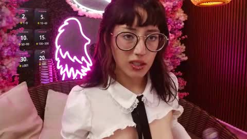 Roxanee online show from January 15, 2:45 pm