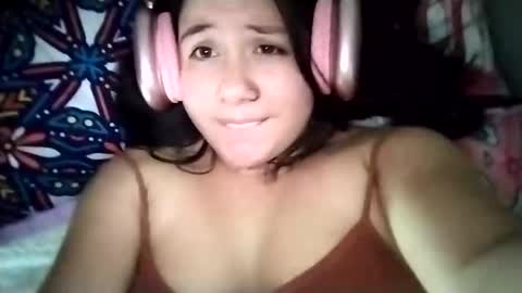 Ana Mara  i cant Make noise My family is here  online show from February 16, 6:10 am