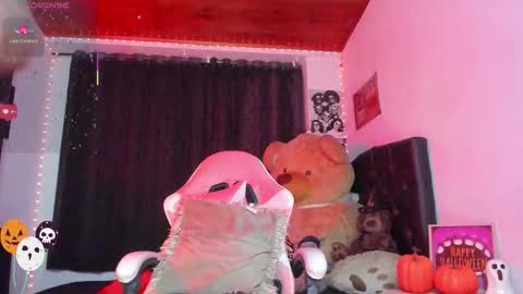 Snapshot of sweetie_lena_ chatting on October 12, 4:59 am online show from October 12, 4:59 am