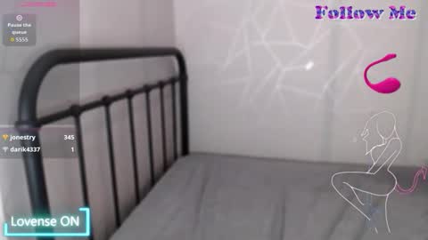 Leah online show from December 13, 7:53 pm