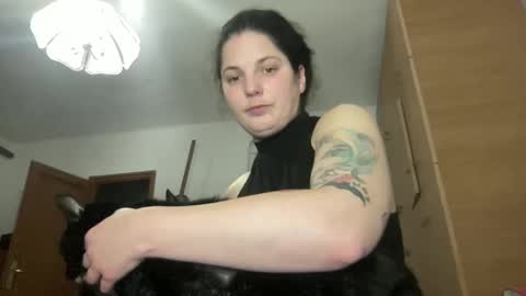 Snapshot of sweetmandyy chatting on February 11, 6:01 pm sweetmandyy online show from February 11, 6:01 pm