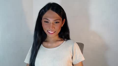 Snapshot of sweetmorena_xox chatting on October 18, 11:35 am Nia online show from October 18, 11:35 am