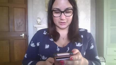 sweetpeach2025 online show from December 3, 9:55 am