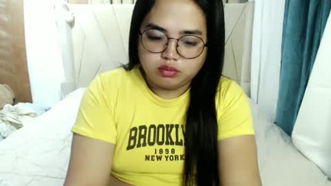 Snapshot of sweetprincess_athena chatting on March 9, 7:45 am Princess Ella online show from March 9, 7:45 am