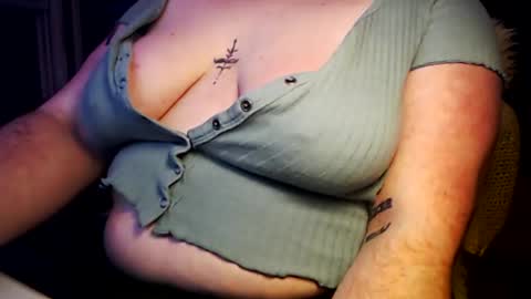 sweetsapphirepuppy online show from January 10, 11:42 pm