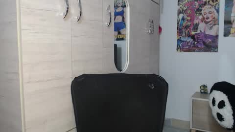 Snapshot of sweett_candy1 chatting on October 22, 3:11 am sweett_candy1 online show from October 22, 3:11 am