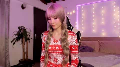 Cat independent model  online show from December 20, 1:14 am