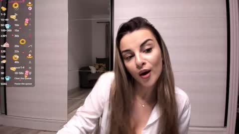 sweetviperr_ online show from February 26, 8:19 pm