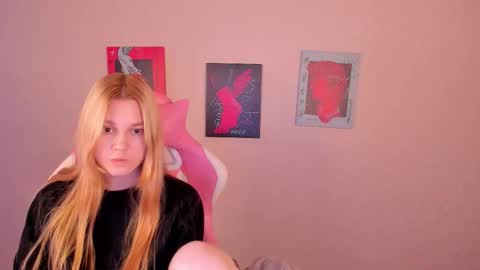 Sylvia online show from September 18, 9:41 am