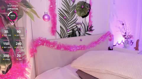 Ellie online show from December 21, 7:23 am