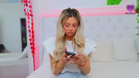 Arianna online show from March 7, 1:40 pm