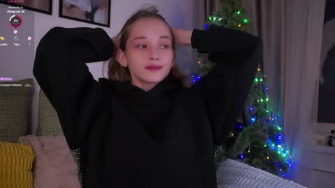 Mia online show from December 18, 1:32 am