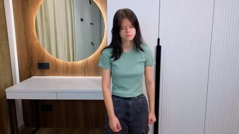 Sara online show from November 3, 1:42 am