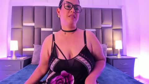 tali  online show from October 25, 11:22 pm