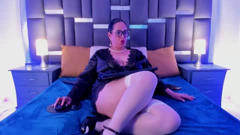 tali  online show from October 24, 11:12 pm