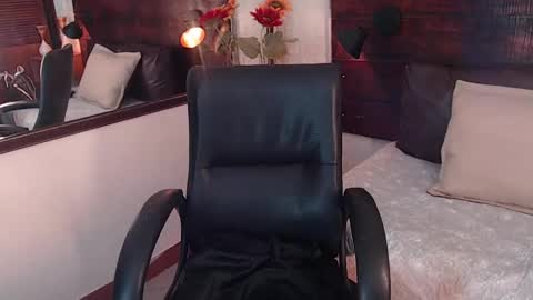    online show from February 1, 6:19 pm