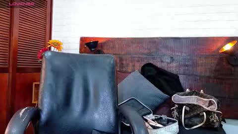    online show from November 23, 11:12 am