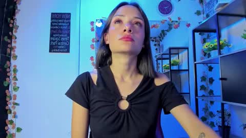 tammy_thompson_ online show from October 31, 2:21 pm