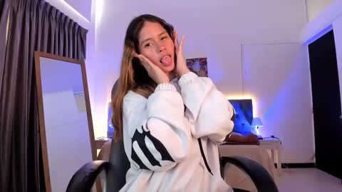 Tamy  online show from October 9, 8:02 pm