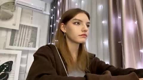 Mia online show from February 26, 7:13 pm