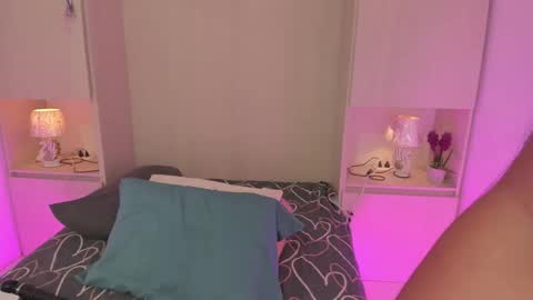  T A R A  online show from February 27, 4:56 am