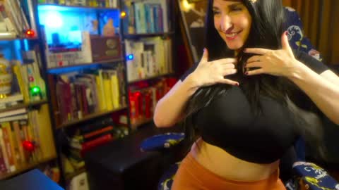 Snapshot of task_manager chatting on October 6, 3:07 pm Vivian Clark online show from October 6, 3:07 pm