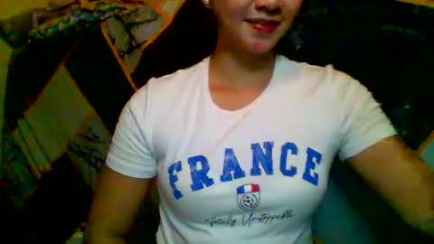 Snapshot of tastelikecola69 chatting on October 15, 5:37 pm tastelikecola69 online show from October 15, 5:37 pm