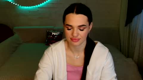 tasty_babyy online show from December 3, 1:02 pm