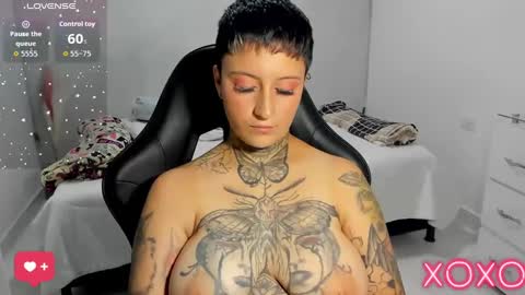 Snapshot of tatoo_girl chatting on September 19, 7:13 pm jess online show from September 19, 7:13 pm