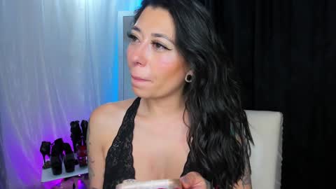 High Mami  online show from January 24, 5:10 am