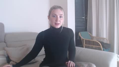 tattoobbgirl online show from November 18, 5:03 pm