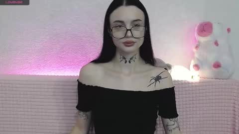 Taya online show from December 4, 7:58 pm