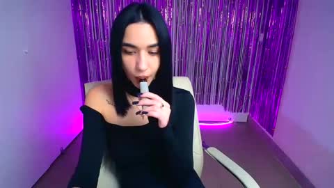 Tayla online show from October 6, 12:00 pm