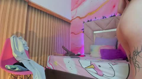 Sarah  online show from October 25, 7:21 pm