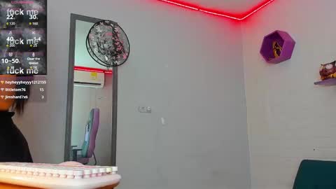 Taylor online show from October 10, 10:47 pm