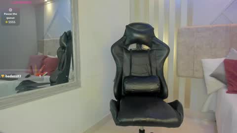 tayra online show from September 8, 8:19 pm