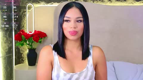 Snapshot of teasealicious chatting on October 22, 8:36 pm Bruna online show from October 22, 8:36 pm