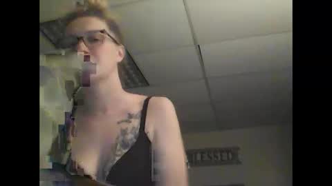 teaseerr online show from November 15, 10:27 am