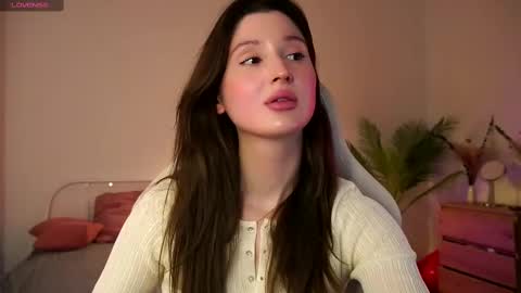 Snapshot of tender_babyy chatting on March 9, 11:36 am Sexy girl Li online show from March 9, 11:36 am